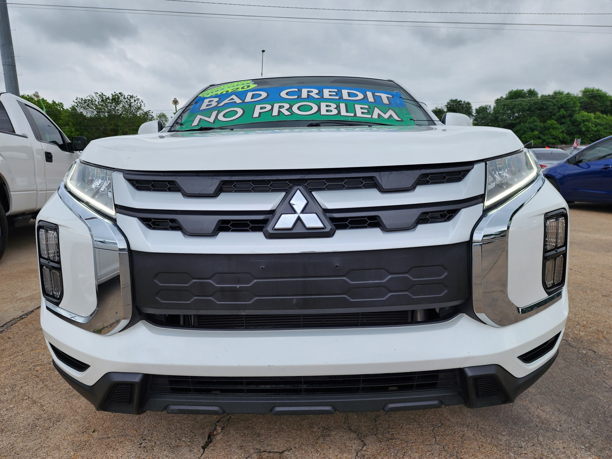 2020 DIAMOND WHITE Mitsubishi Outlander Sport SPORT (JA4AP3AU4LU) with an 2.0L L4 DOHC 16V engine, CVT transmission, located at 2660 S.Garland Avenue, Garland, TX, 75041, (469) 298-3118, 32.885387, -96.656776 - Welcome to DallasAutos4Less, one of the Premier BUY HERE PAY HERE Dealers in the North Dallas Area. We specialize in financing to people with NO CREDIT or BAD CREDIT. We need proof of income, proof of residence, and a ID. Come buy your new car from us today!! This is a Very clean 2020 MITSUBISHI - Photo #9
